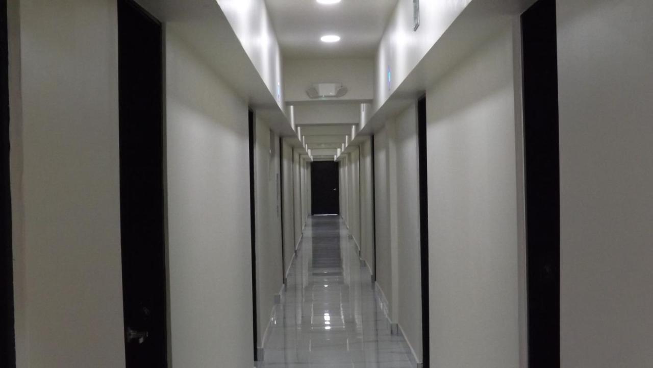 Hotel Mision 11 Tijuana Bagian luar foto