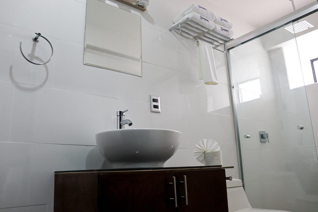 Hotel Mision 11 Tijuana Bagian luar foto