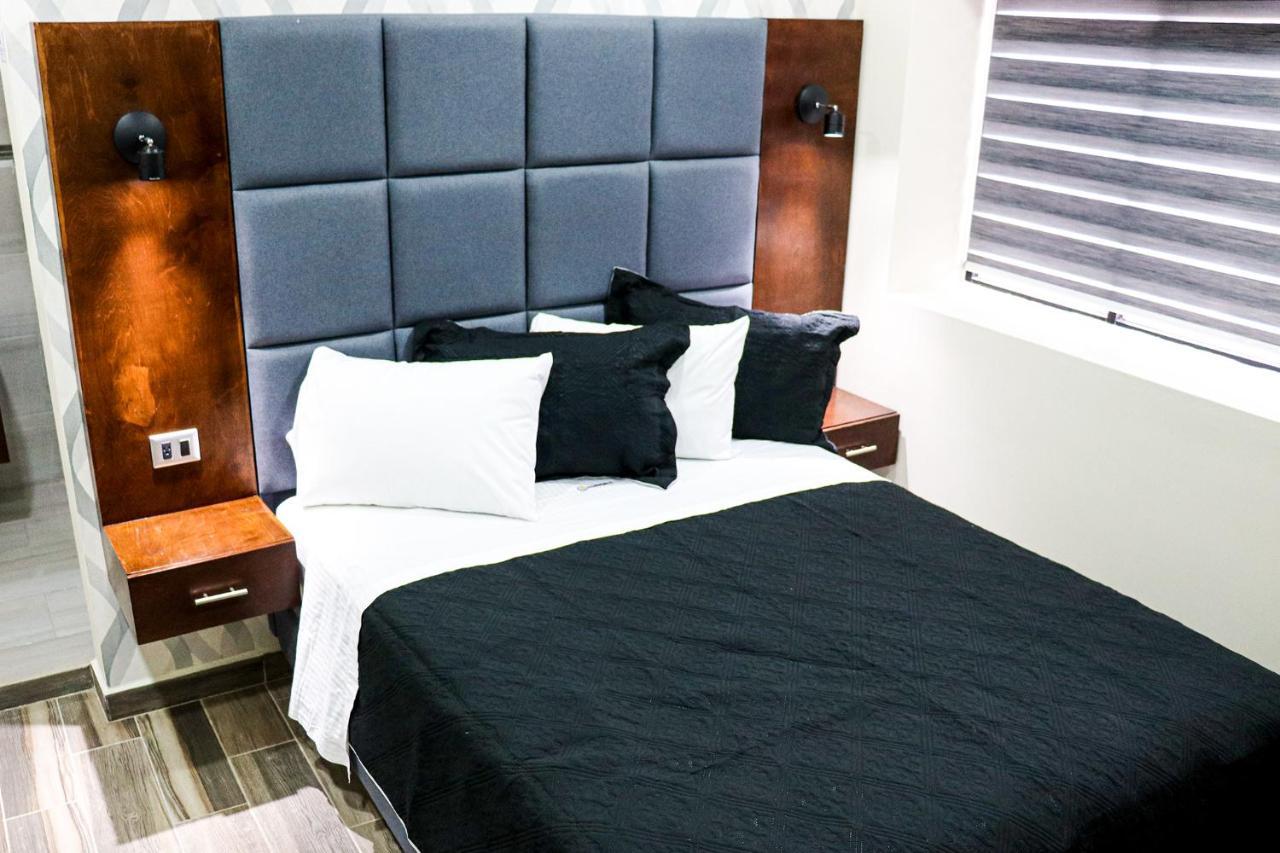 Hotel Mision 11 Tijuana Bagian luar foto