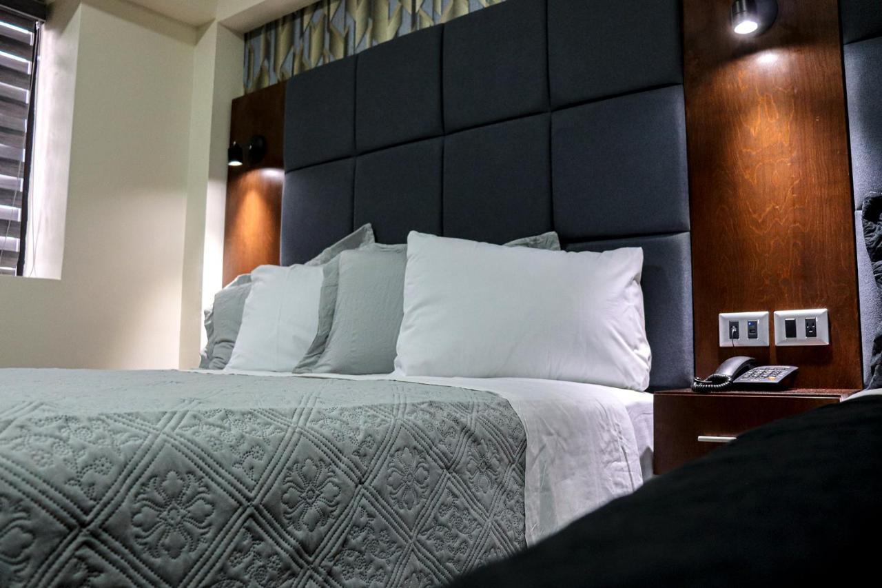 Hotel Mision 11 Tijuana Bagian luar foto